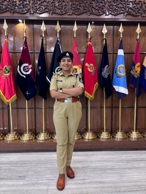 आस्था इस समय हैदराबाद में IPS की ट्रेनिंग ले रही हैं.