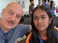 मरहूम दोस्त सतीश कौशिक की बेटी के लिए बाप का फर्ज निभा रहे अनुपम खेर, स्कूल में पेरेंट की हैसियत से पहुंचे और हो गए भावुक