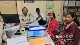 'तुम्हारे गहनों पर काल सवार', बुजुर्ग महिला ने सब-कुछ उतार कर दिया, ठगी का मामला हैरान कर देगा