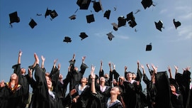 Degrees vs Skills: क्या अब डिग्री की वैल्यू खत्म हो गई है? जानिए क्या है इसपर Expert की असली राय