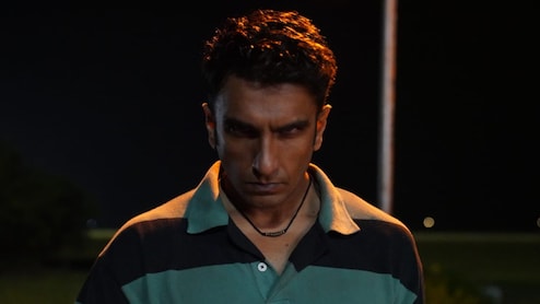 Dhurandhar 2 के बड़े साहब को देख उड़ जाएंगे होश, रणवीर सिंह की फिल्म देख कहेंगे 'ये बड़े साहब नहीं मरे साहब है