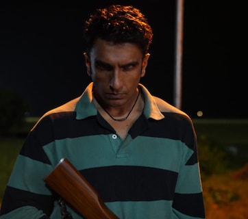 Dhurandhar 2 के बड़े साहब को देख उड़ जाएंगे होश, रणवीर सिंह की फिल्म देख कहेंगे 'ये बड़े साहब नहीं मरे साहब है