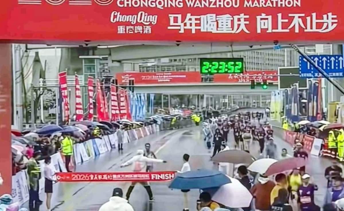 China Suspends Marathon Official Who Blocked Winner At Finish Line