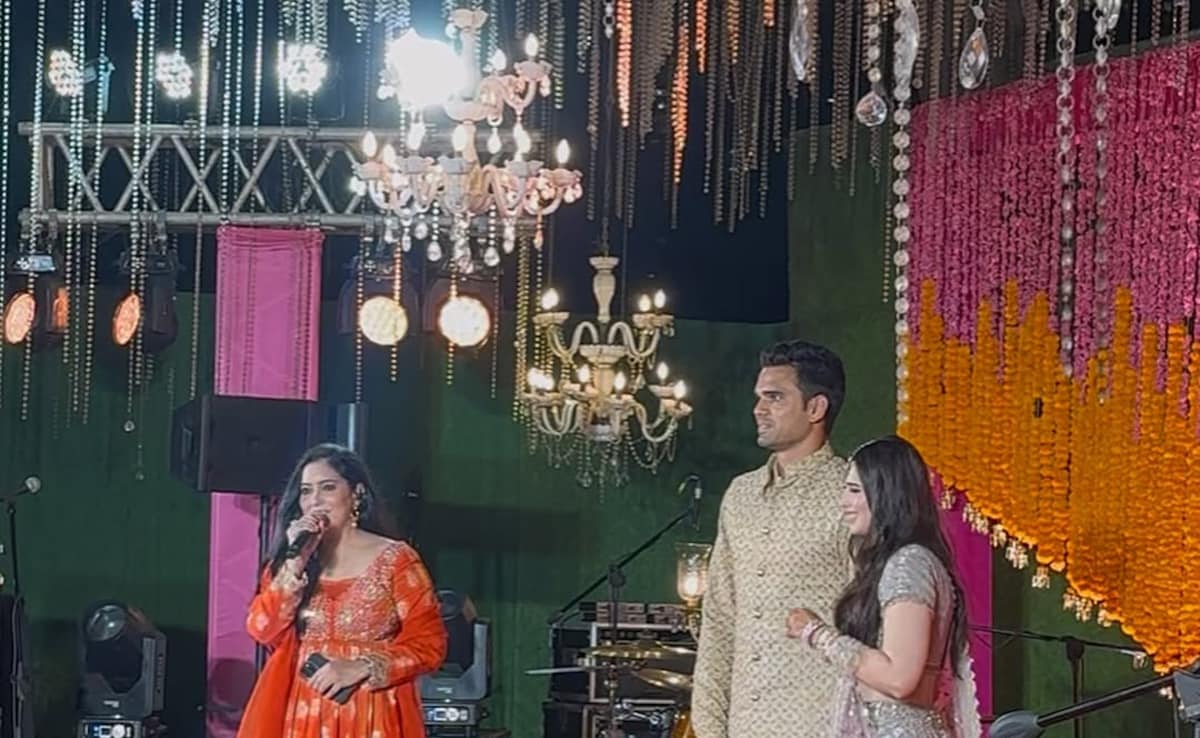 सचिन तेंदुलकर के बेटे की मेहंदी सेरेमनी का वीडियो, कुछ कुछ होता है गाने पर मंगेतर का हाथ थामे दिखे अर्जुन