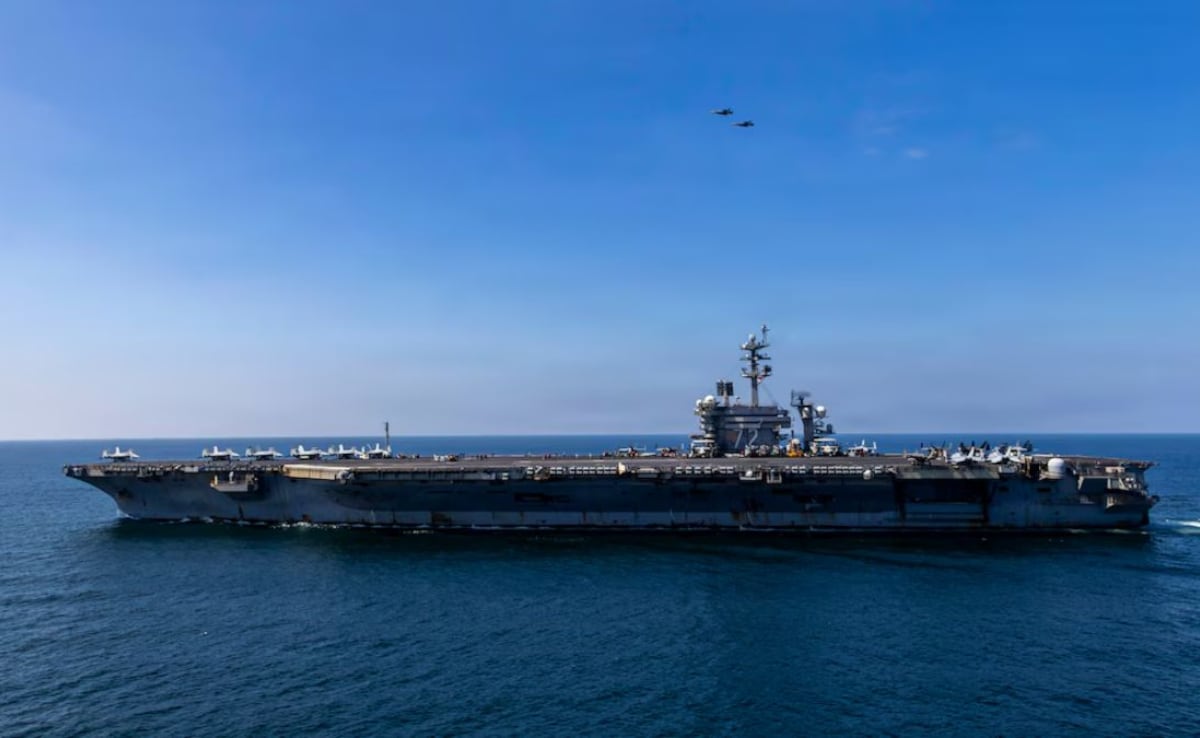 क्या ईरान के डर से पीछे हटा अमेरिका का जंगी जहाज अब्राहम लिंकन, क्या है इस दावे का सच