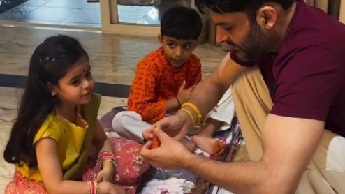 कपिल शर्मा ने मनाई राम नवमी, घर पर कन्या पूजन में धोए बेटी अनायरा के पैर, देखें कन्याओं को क्या खिलाया