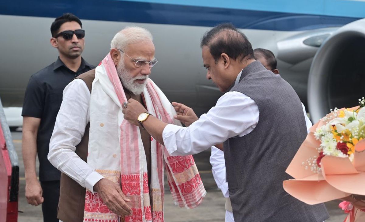 4750 करोड़ की योजनाएं, 3 नई ट्रेनें... चुनाव से पहले असम पहुंचे PM मोदी ने क्या-क्या दिए सौगात?