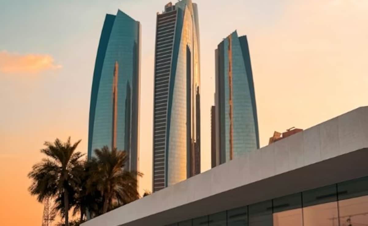 Abu Dhabi Extends Free Hotel Stays and Issues Emergency Visas Amid Flight Disruptions