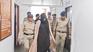 बुर्के में नशे का खेल, 36 लाख की स्मैक के साथ पकड़ी गई महिला तस्कर जोया&nbsp;