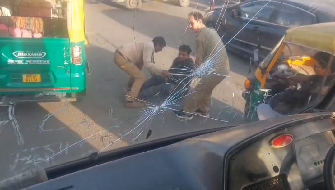Red Bus Controversy Bhopal: बस में तोड़फोड़