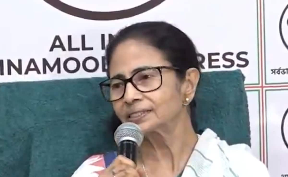 ममता सरकार ने नागरिक और ग्राम पुलिस स्वयंसेवकों का बोनस बढ़ाया, अब मिलेंगे 7400 रुपये