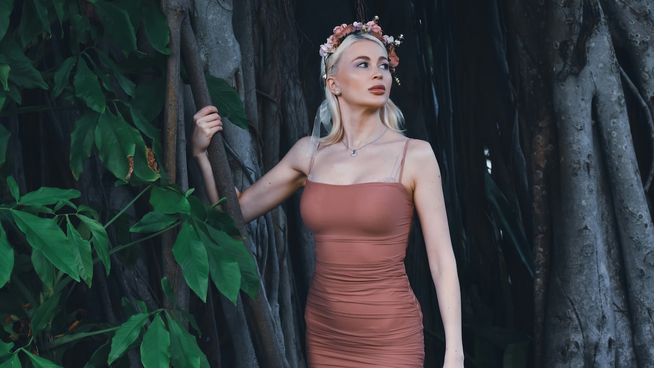 Stop Buying Uncomfortable Bodycon Dresses: Best Fabrics For Everyone