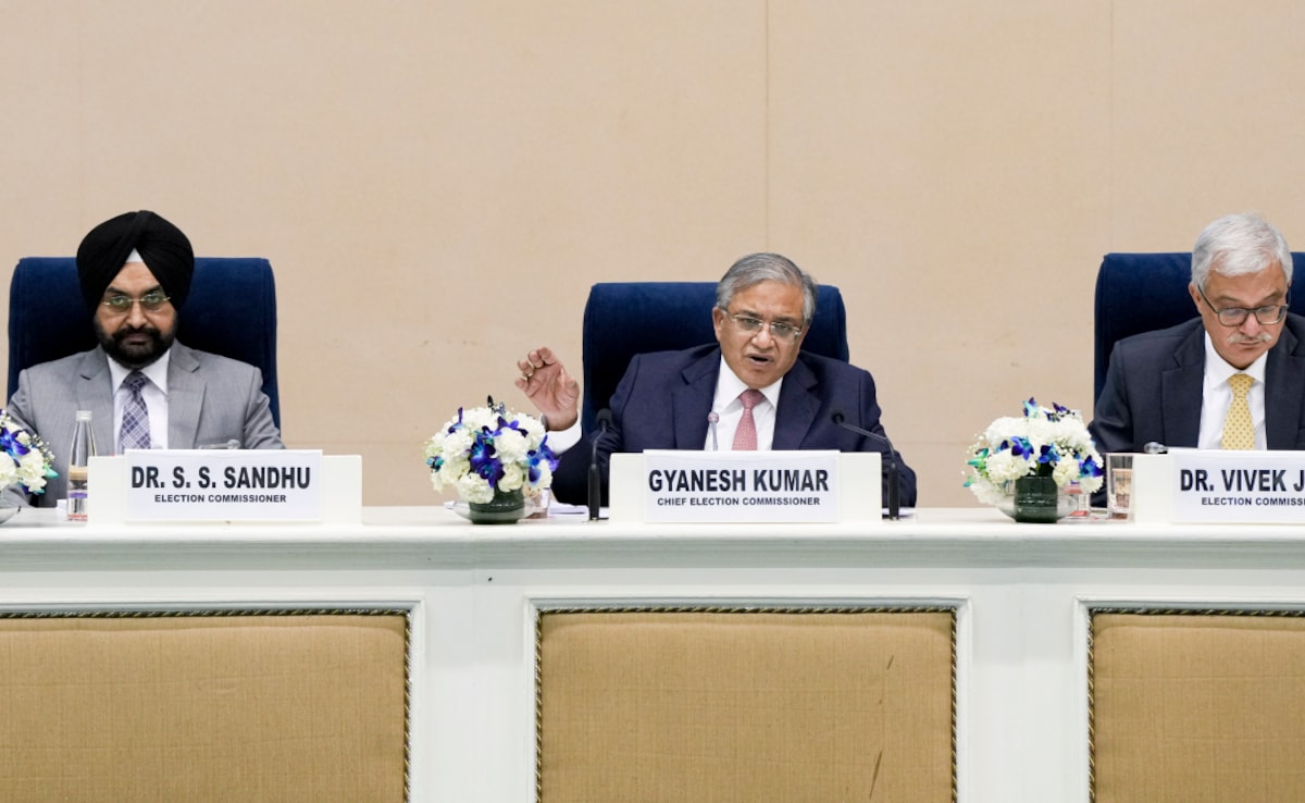 बंगाल में पहले 8 फेज में हुए थे चुनाव, इस बार दो चरणों में क्यों? जानिए चुनाव आयोग के इस फैसले के पीछे की वजह