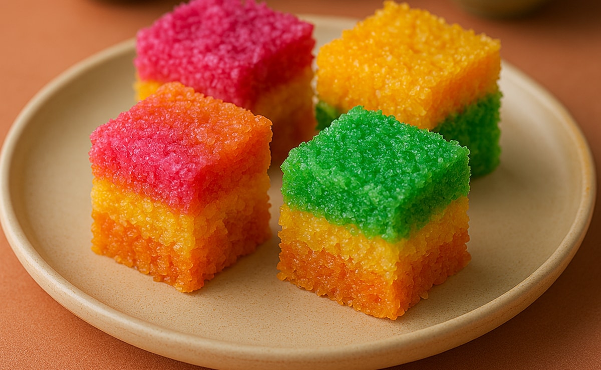 Colorful Nariyal Barfi Recipe For Holi: होली की खुशियों को करें दो गुना, घर पर बनाएं ''कलरफुल नारियल बर्फी"