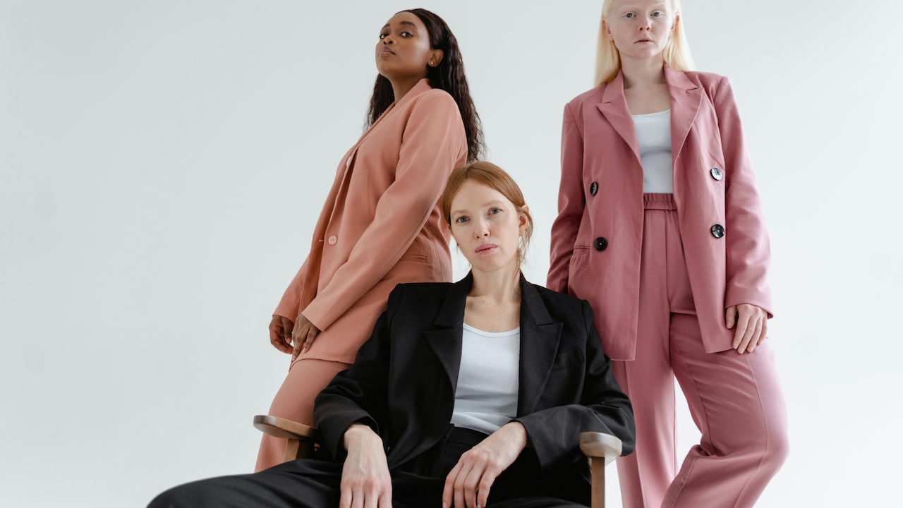 How To Style Oversized Blazers: 10 Easy Ways To Avoid The Boxy Look