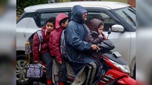 Delhi Rain Alert: IMD Predicts Thunderstorms, Lightning; Showers To Ease Rising Temperatures