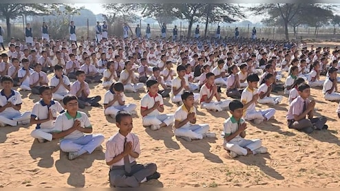 टी-20 वर्ल्ड कप में भारत की जीत के ल&zwj;िए 5 सौ बच्&zwj;चों ने क&zwj;िया हनुमान चालीसा पाठ, हनुमानजी से की प्रार्थना