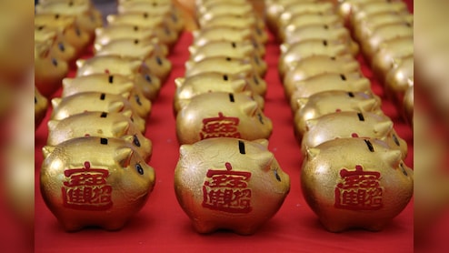 Gold Becomes More Useful As A Piggy Bank Than A Haven