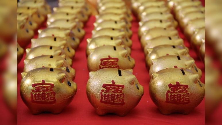 Gold Becomes More Useful As A Piggy Bank Than A Haven