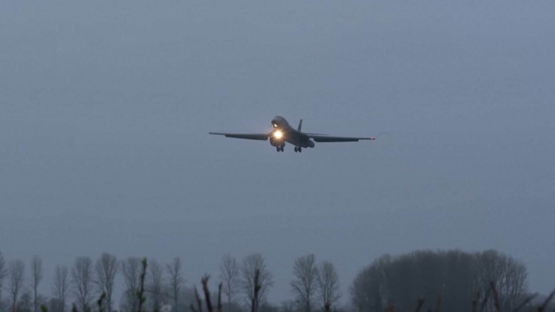 B-1B Lancer Arrives in UK After Keir Starmer Allows US Military Use of Bases