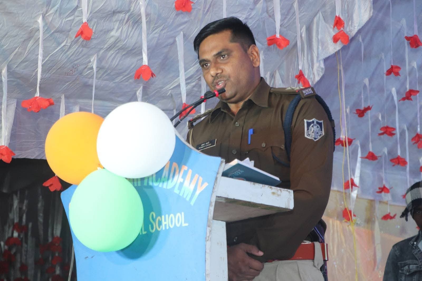 देवेंद्र सिकरवार प्रधान सिकरवार धरनावदा पुल‍िस थाना गुना मध्‍य प्रदेश