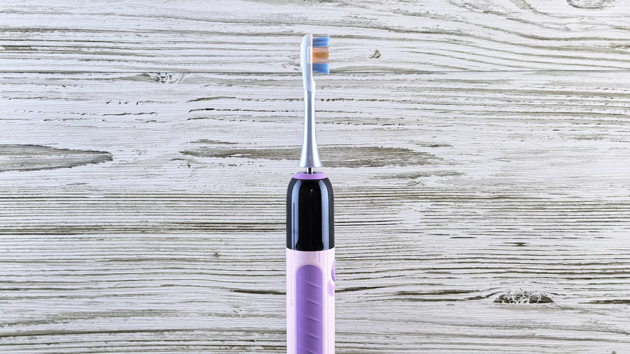 Electric Toothbrush Guide: Pressure Sensors and Bristle Density Explained