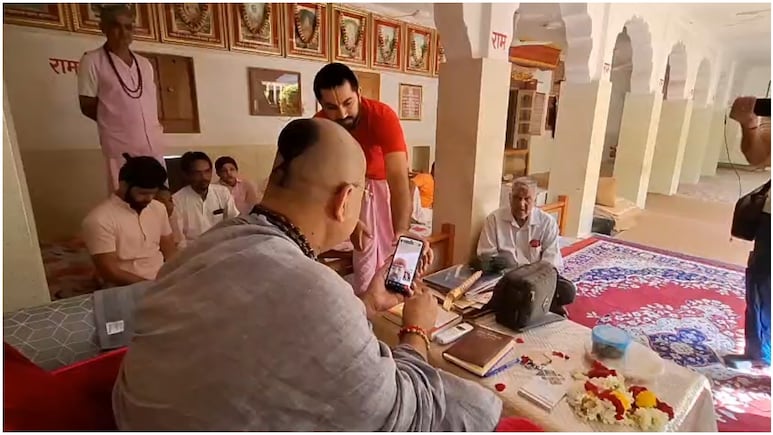 दुबई में फंसे जोधपुर के 120 लोग, महंत रामप्रसाद महाराज को वीडियो कॉल पर बताया मेट्रो स्टेशन पर हुए धमाके का खौफनाक मंजर