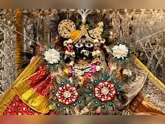 बांके बिहारी मंदिर में टूटी परंपरा! फूल बंगला नहीं बनने से मायूस भक्त, अचानक बढ़ा दिया 10 गुना शुल्क