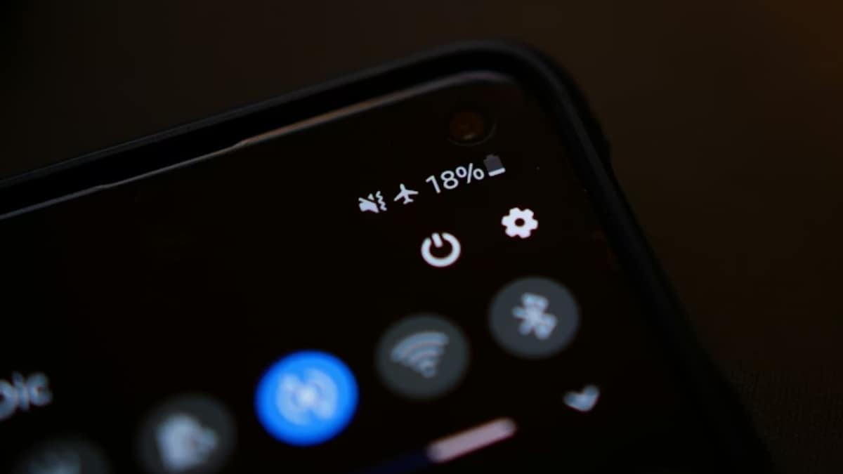 रात भर में फोन की बैटरी डाउन? इन Hidden सेटिंग्स से फिक्स होगी ड्रेन की समस्या!