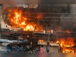 एमपी: शिवपुरी की आटा फैक्ट्री में लगी आग, लाखों का सामान खाक; जेसीबी-दमकल ने आग पर पाया काबू&nbsp;