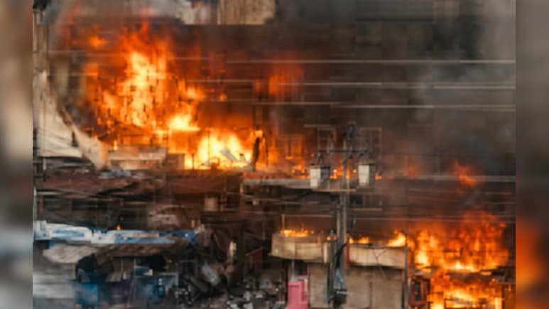 एमपी: शिवपुरी की आटा फैक्ट्री में लगी आग, लाखों का सामान खाक; जेसीबी-दमकल ने आग पर पाया काबू&nbsp;