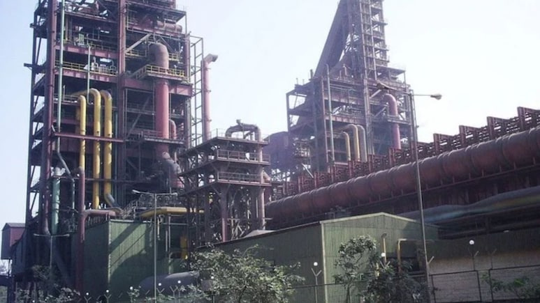 Swadesh Metallics Plant Accident:  स्वदेश मेटालिक प्लांट में बड़ा हादसा, 30 फीट ऊंचाई से गिरकर मजदूर की मौत, एक घायल