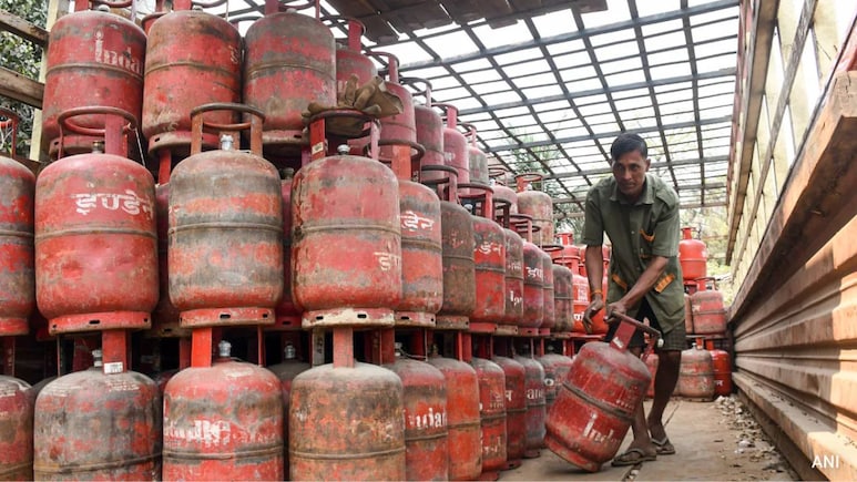 LPG Cylinder Booking Number: अब Indane के सिलेंडर इन नए नंबर पर भी बुक करा सकेंगे