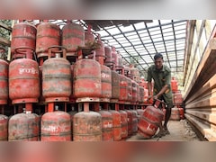 LPG बुकिंग में आ रही है दिक्कत? इन Helpline Number से तुरंत कर सकते हैं गैस सिलेंडर बुक