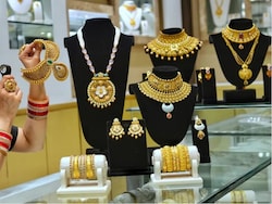 Iran War Triggers 'Safe-Haven' Rush, Check Gold, Silver Prices Today