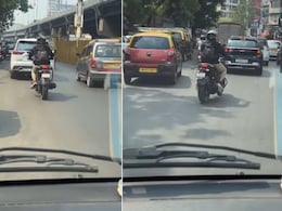 मुंबई ट्रैफिक में फरिश्ता बनकर आया बाइकर! जाम में फंसी एंबुलेंस को पहुंचाया अस्पताल, Video देख भावुक हुए लोग