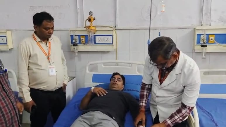 Baghpat: कुट्टू का आटा बना जहर, फलाहार खाने से ADM समेत 9 लोग बीमार, एक की हालत गंभीर