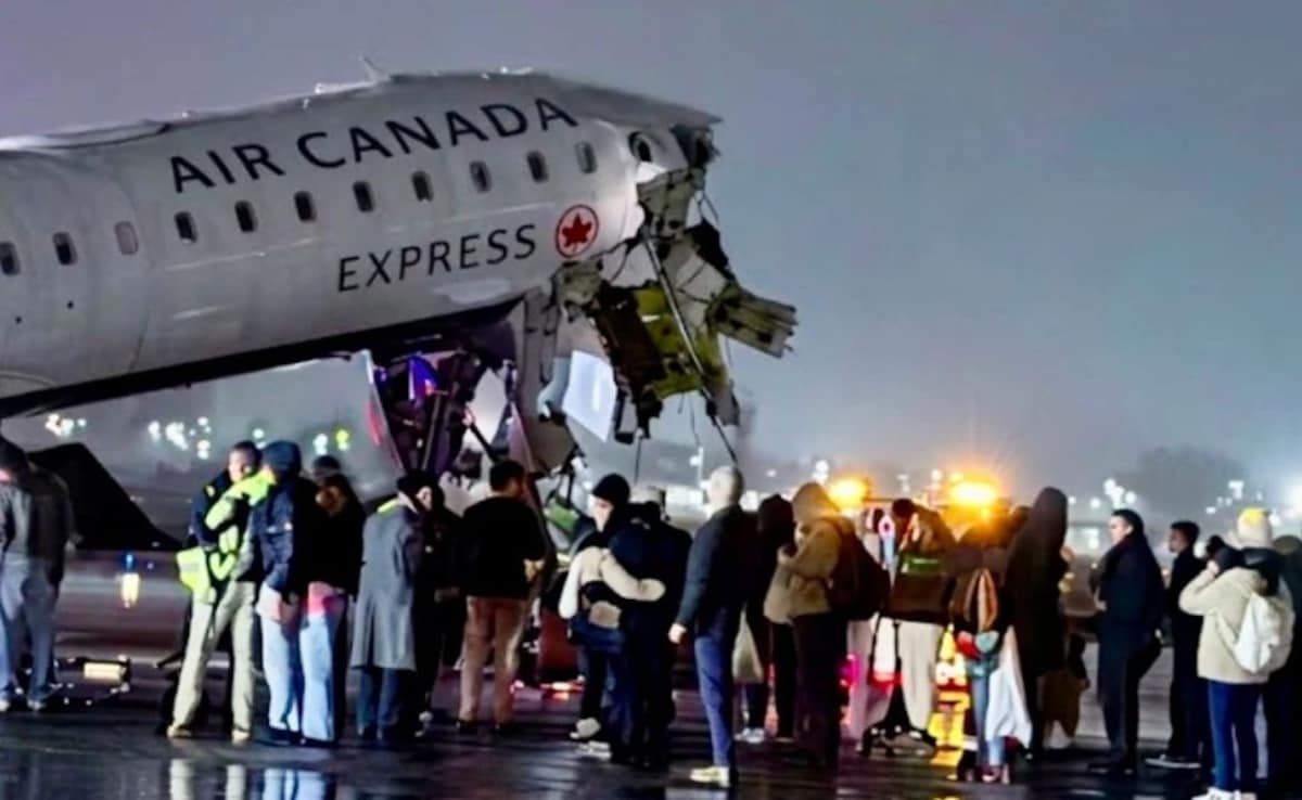 Air Canada Express Plane, Truck Collide On New York's LaGuardia Airport Runway, Many Injured