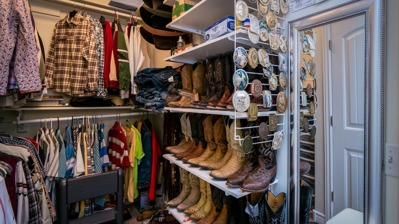 Open Vs Closed Shoe Rack Cabinets: Best Choice To Keep Shoes Dust-Free Open Vs Closed Shoe Rack Cabinets: Best Choice To Keep Shoes Dust-Free