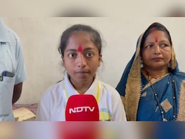 पिता गांव में होटल चलाकर पालते परिवार, बेटी 10वीं में बनी बिहार की चौथी टॉपर