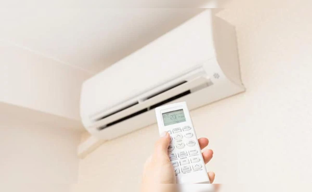 एक दिन में कितने घंटे चलाना चाहिए AC? जानें किस टेंपरेचर पर आएगा सबसे कम बिजली बिल