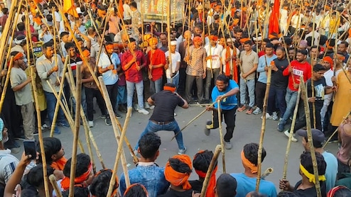 गिरिडीह में रामनवमी की धूम, 700 से अधिक स्थानों पर निकला जुलूस, छतों पर ड्रोन और जमीन पर तैनात रही पुलिस