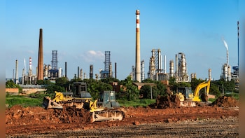 Indian Fuel Retailers Face Margin, Cash-Flow Pressure: Moody's