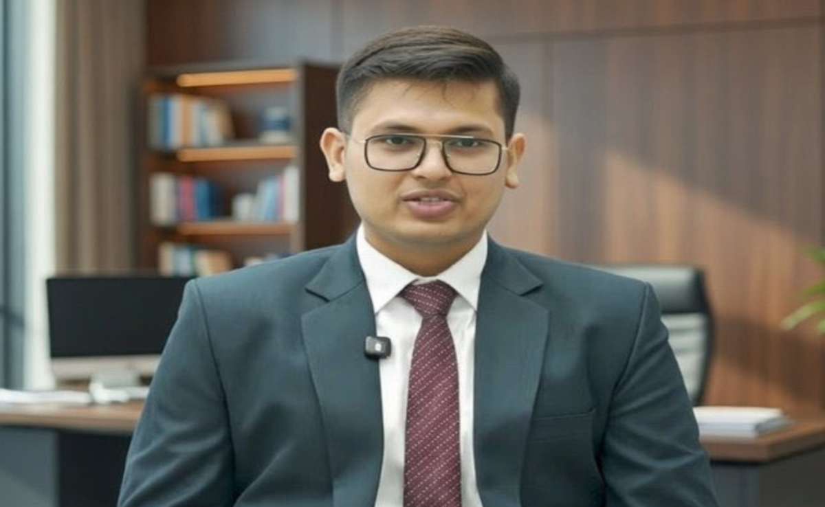 UPSC CSE 2025 Result: कौन हैं UPSC टॉपर अनुज अग्निहोत्री? सक्सेस स्टोरी; MBBS के बाद चुनी सिविल सेवा की राह | upsc cse 2025 result anuj agnihotri air 1 topper merit list