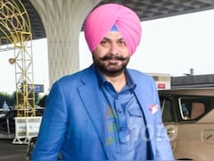 T20 World Cup 2026 Final: इंग्लैंड को हराकर भारत ने कटाया फाइनल का टिकट, नवजोत सिद्धू ने मोहम्मद आमिर को लगाई फटकार