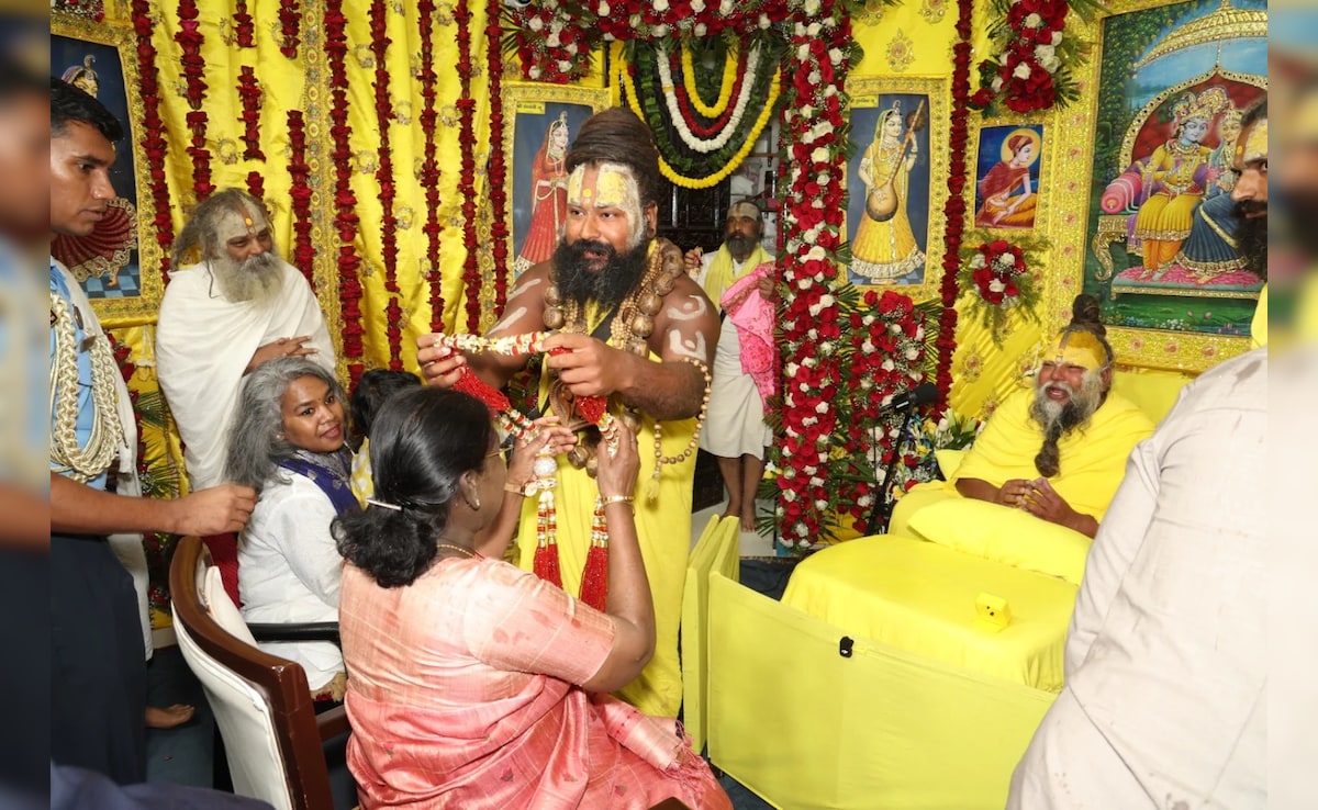 Premanand Maharaj और राष्ट्रपति द्रौपदी मुर्मू के बीच मंत्रों के जाप और जीवन दर्शन पर हुई खास बातचीत, आधे घंटा चला संवाद