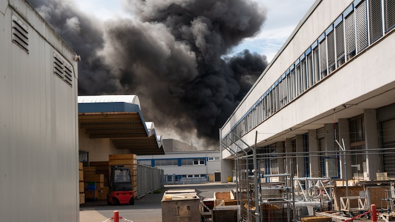 Qatar Issues Emergency Alert Amid Imminent Missile Threat