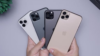 Apple Gives iPhone Designers Rare Bonuses to Fight AI Firm Poaching