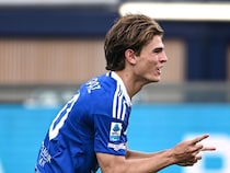 Como Swat Aside Pisa To Boost Champions League Hopes