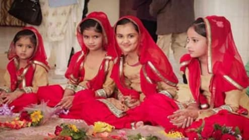 Chaitra Navratri 2026 Kanya Pujan: कन्या पूजन में कितनी कन्याएं होनी चाहिए, 5, 7 या 9... जानिए सही संख्या और तरीका